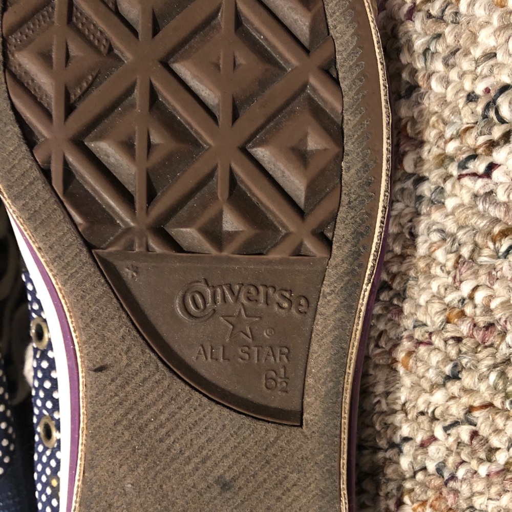 Unique Converse - Picture 3 of 4